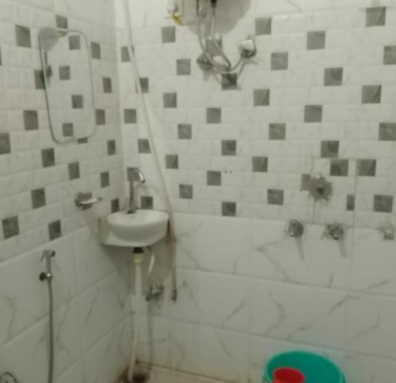 Отель Shri Priyaju