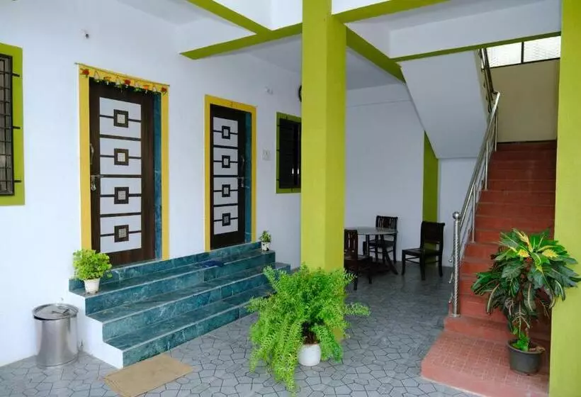 Majatalo Aashray Guestroom