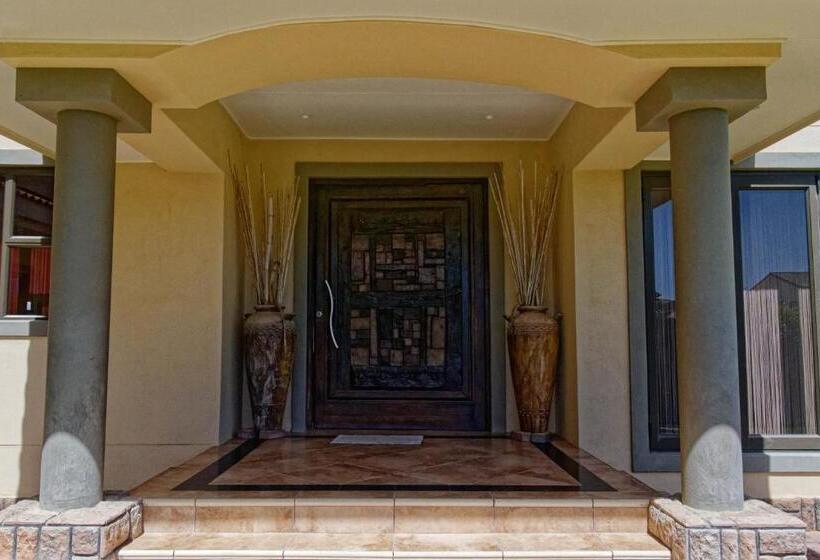 پانسیون Palazzo Gardens Self Catering Guesthouse