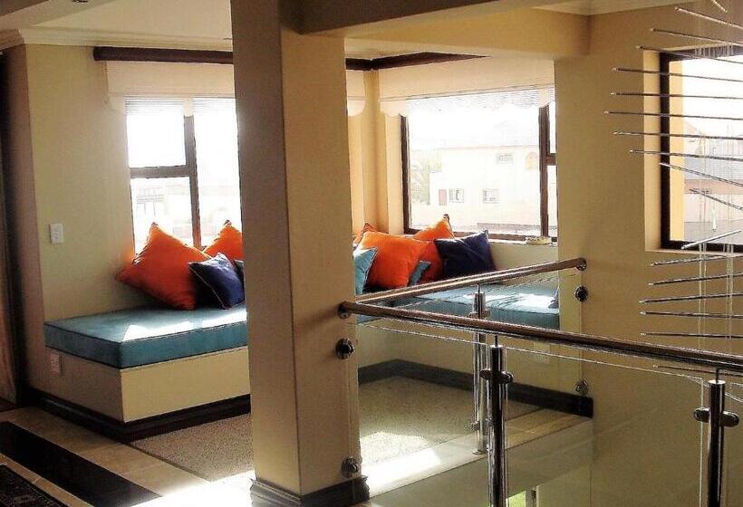 پانسیون Palazzo Gardens Self Catering Guesthouse