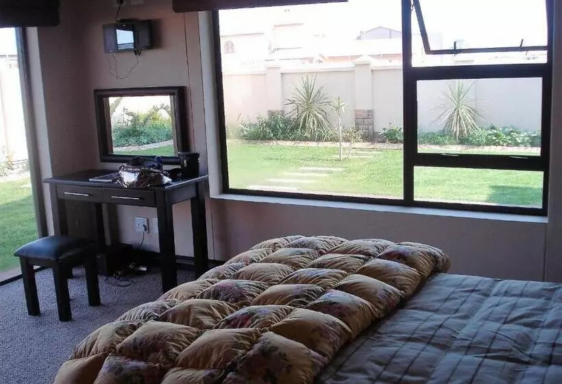 پانسیون Palazzo Gardens  Self Catering Guesthouse