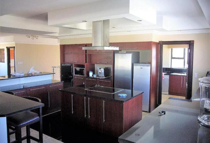 پانسیون Palazzo Gardens Self Catering Guesthouse