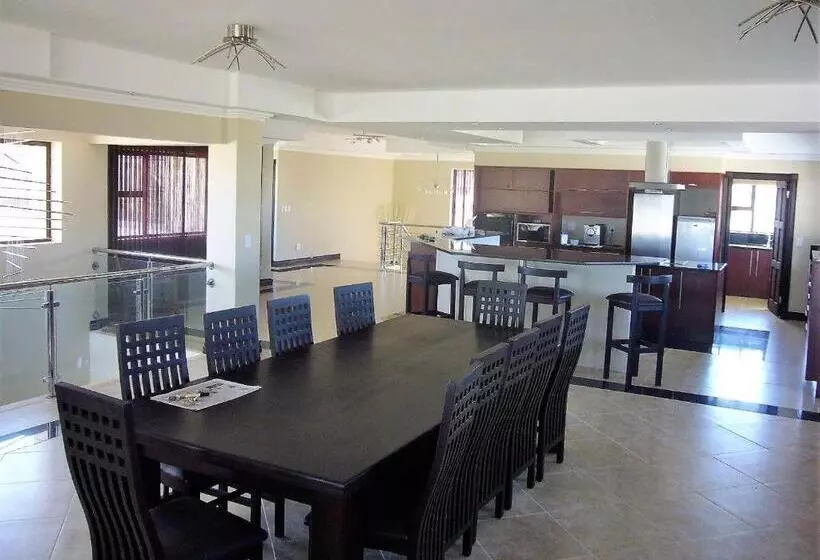 پانسیون Palazzo Gardens  Self Catering Guesthouse