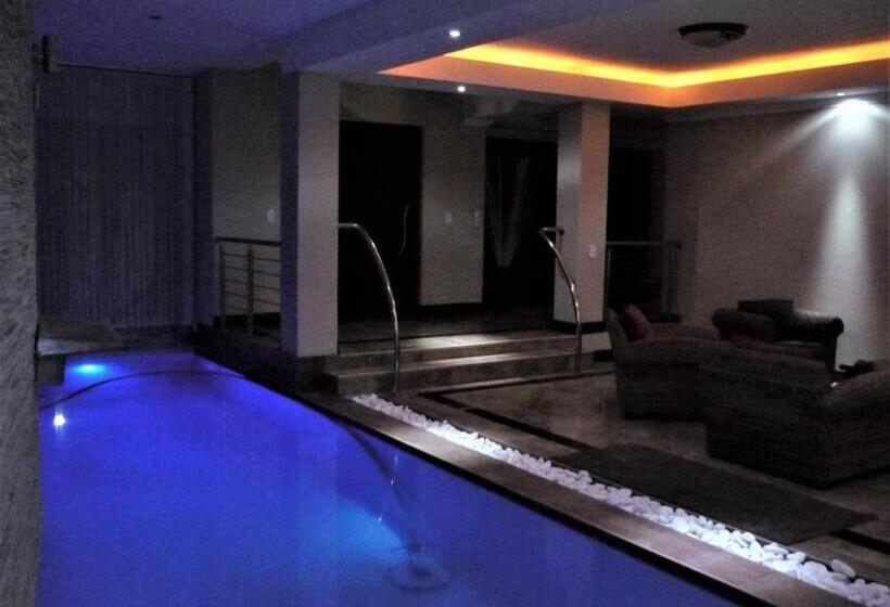 پانسیون Palazzo Gardens Self Catering Guesthouse