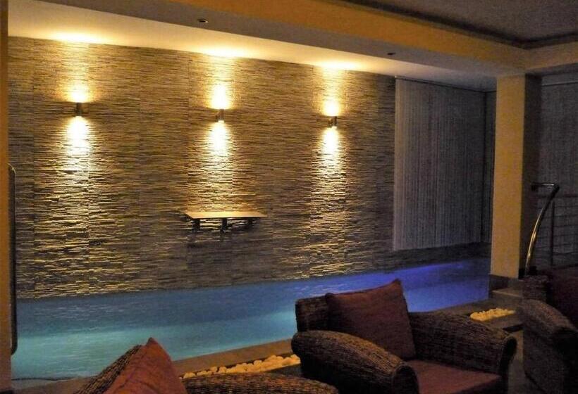 پانسیون Palazzo Gardens Self Catering Guesthouse