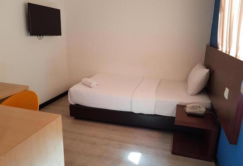 Seeds Hotel Puchong Koi