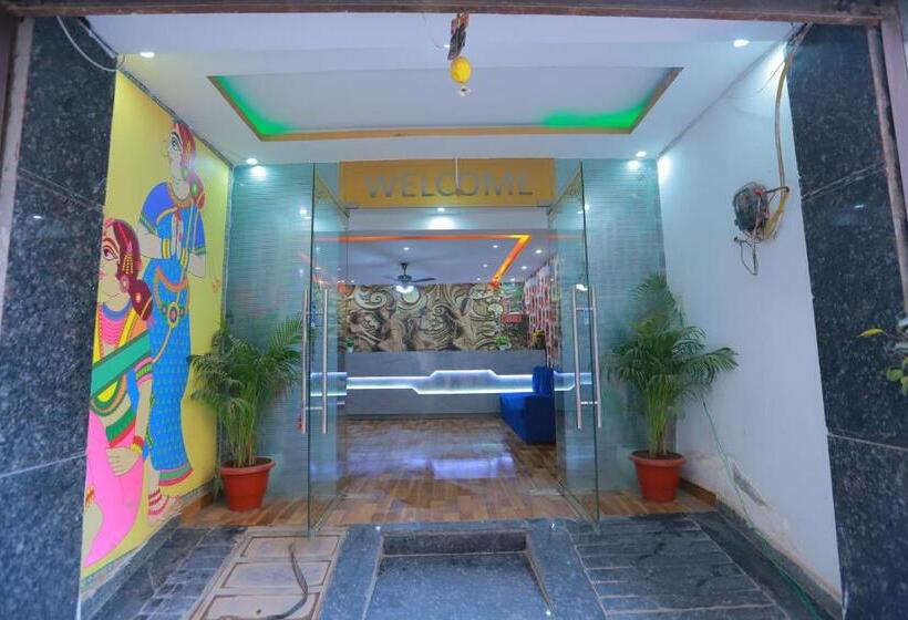 酒店 Red Velvet Suites