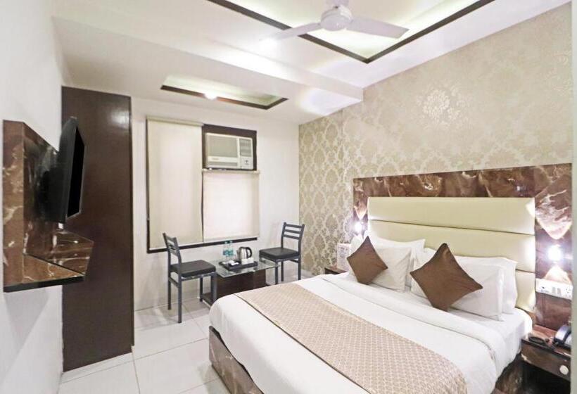 酒店 Red Velvet Suites