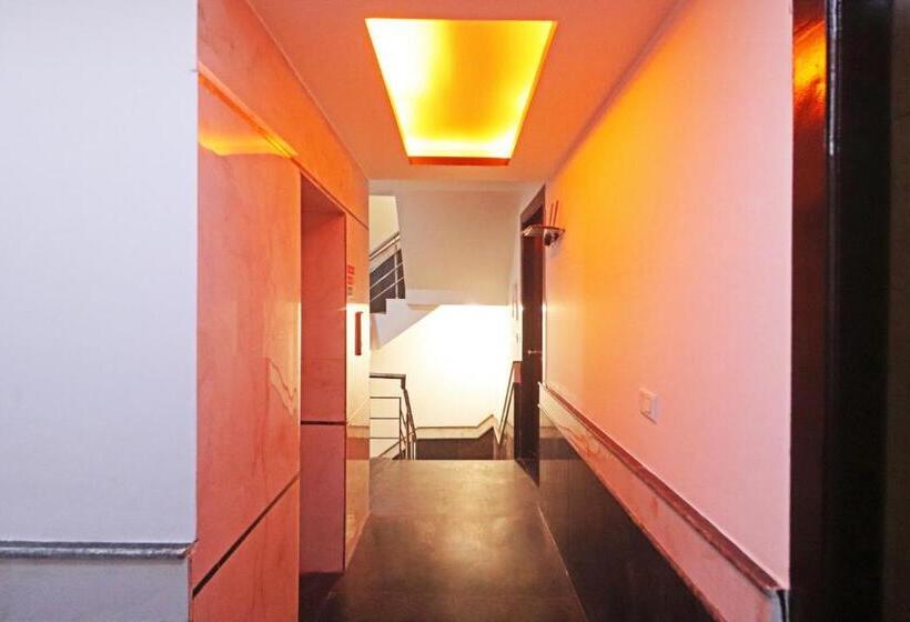 酒店 Red Velvet Suites