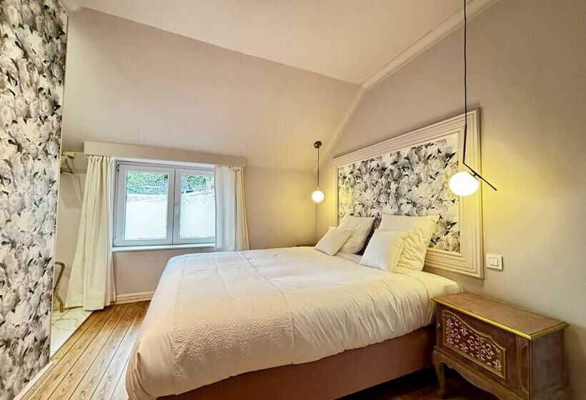 ベッドアンドブレックファースト Maison Du Roi