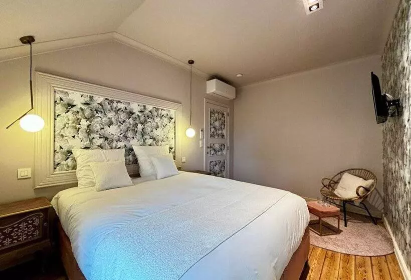 ベッドアンドブレックファースト Maison Du Roi