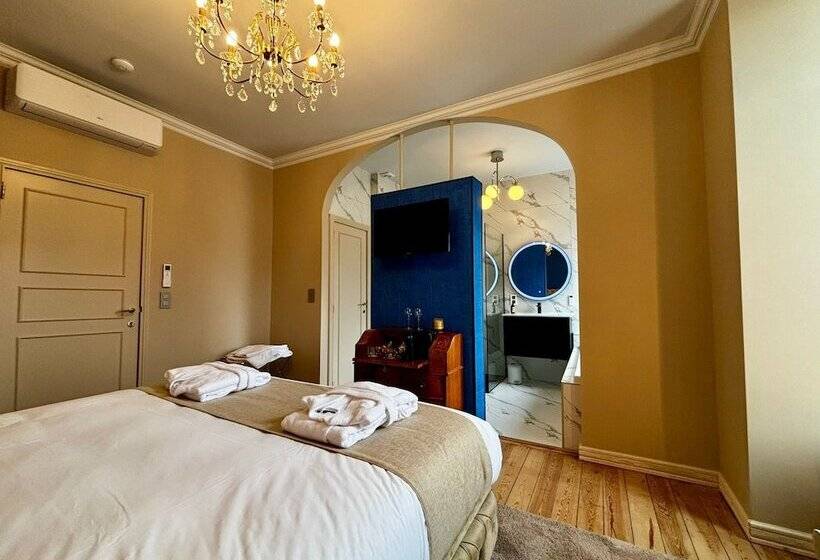 ベッドアンドブレックファースト Maison Du Roi