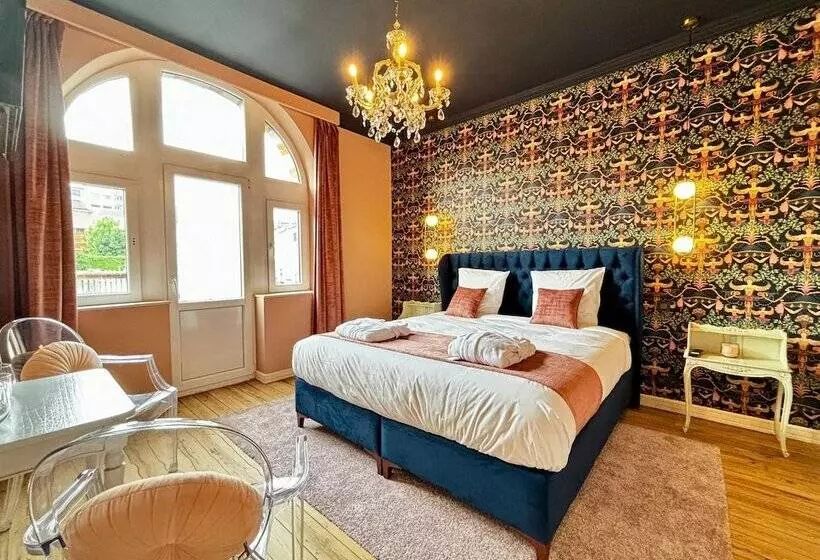 ベッドアンドブレックファースト Maison Du Roi