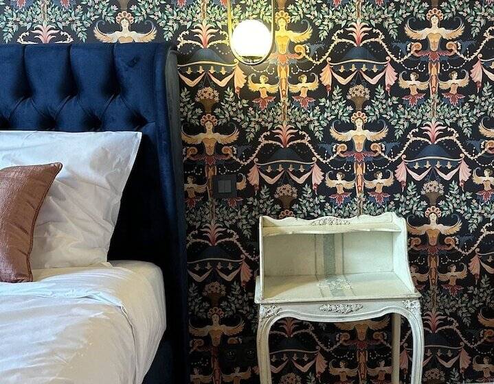 ベッドアンドブレックファースト Maison Du Roi