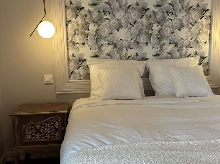 ベッドアンドブレックファースト Maison Du Roi