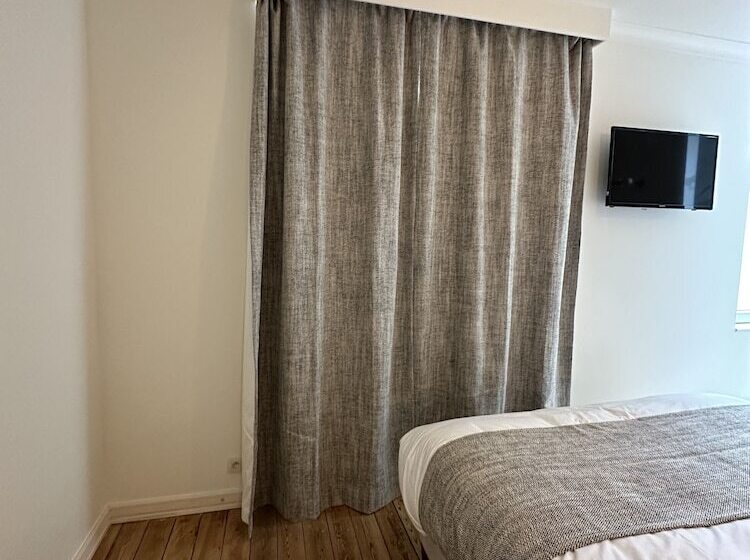 ベッドアンドブレックファースト Maison Du Roi