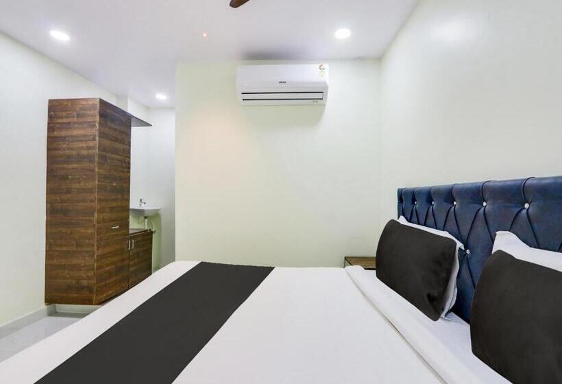 Отель Collection O Sri Narmada Grand