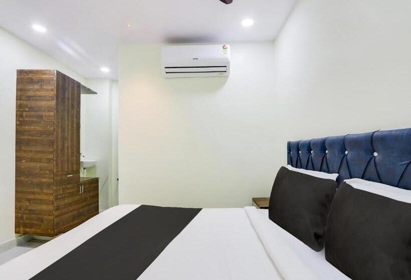 Отель Collection O Sri Narmada Grand