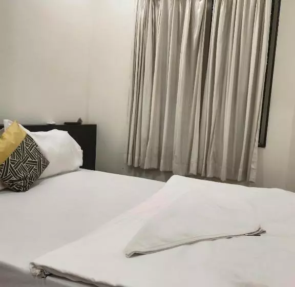 ホテル Paradise Inn