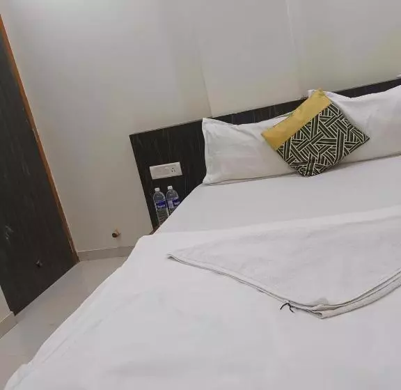 ホテル Paradise Inn