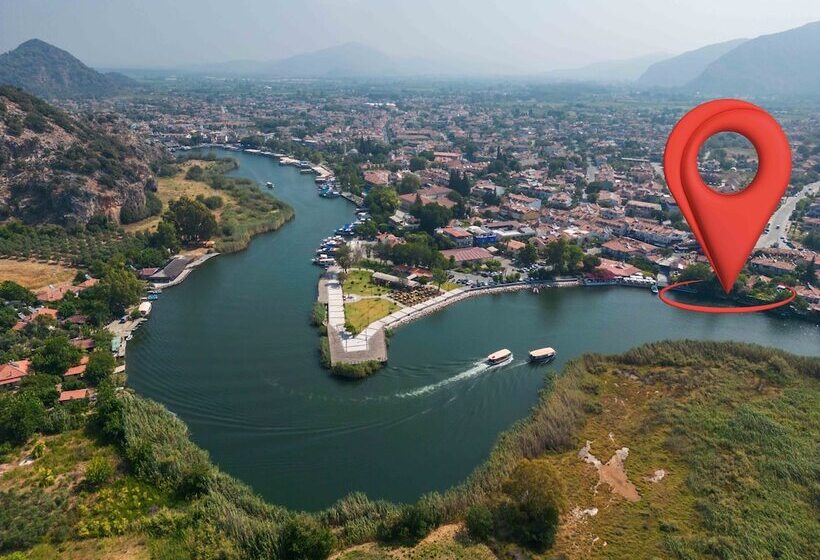 The Hotel Cafe Bistro