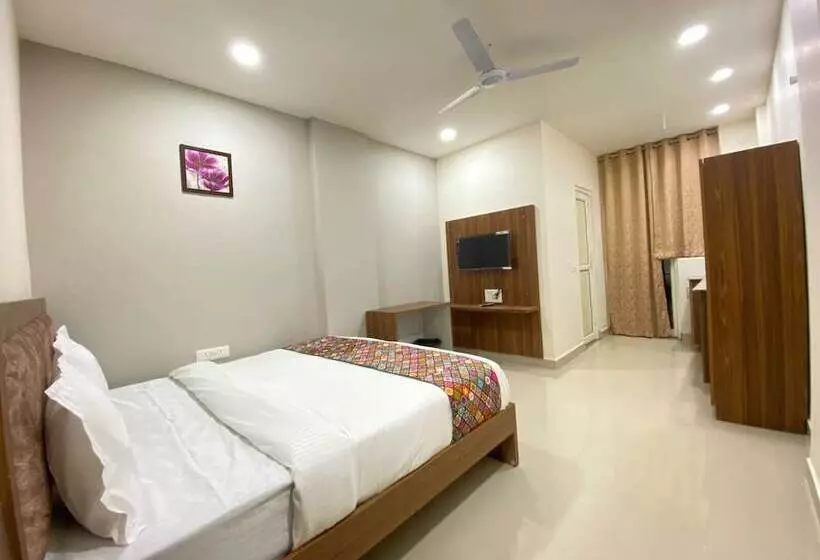 ホテル Vistacrest Noida Sector 35