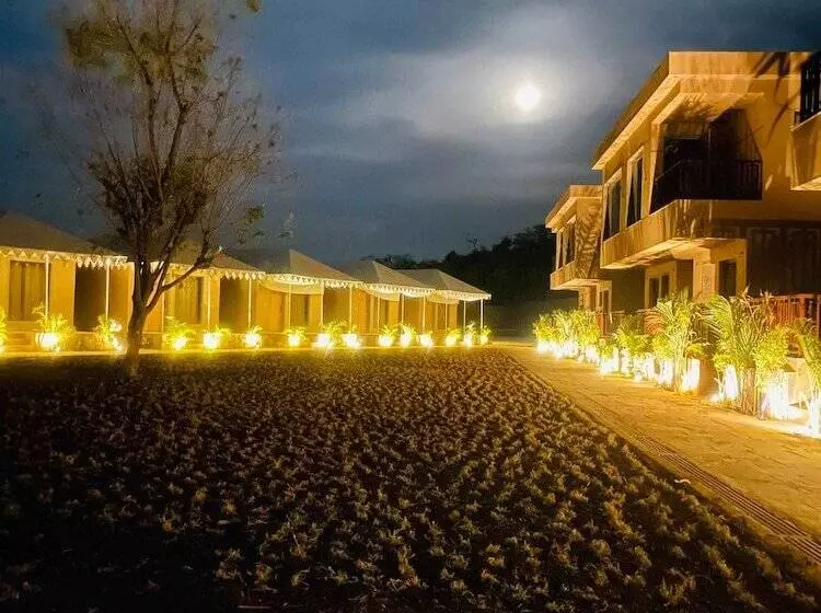 ホテル Nightingales Resort