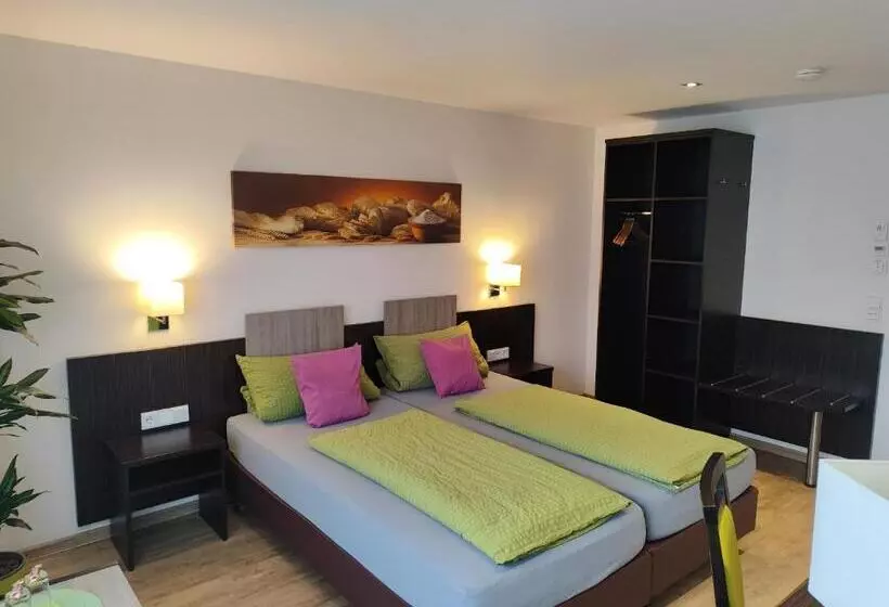 Hotelli Gästehaus Stock Zimmer Brotkörble