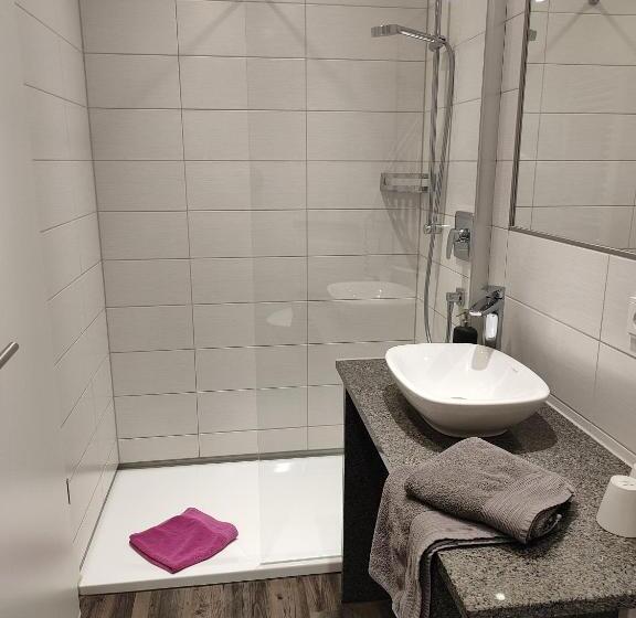 Hotelli Gästehaus Stock Zimmer Brotkörble