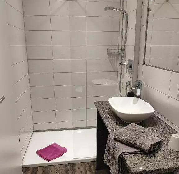 Hotelli Gästehaus Stock Zimmer Brotkörble