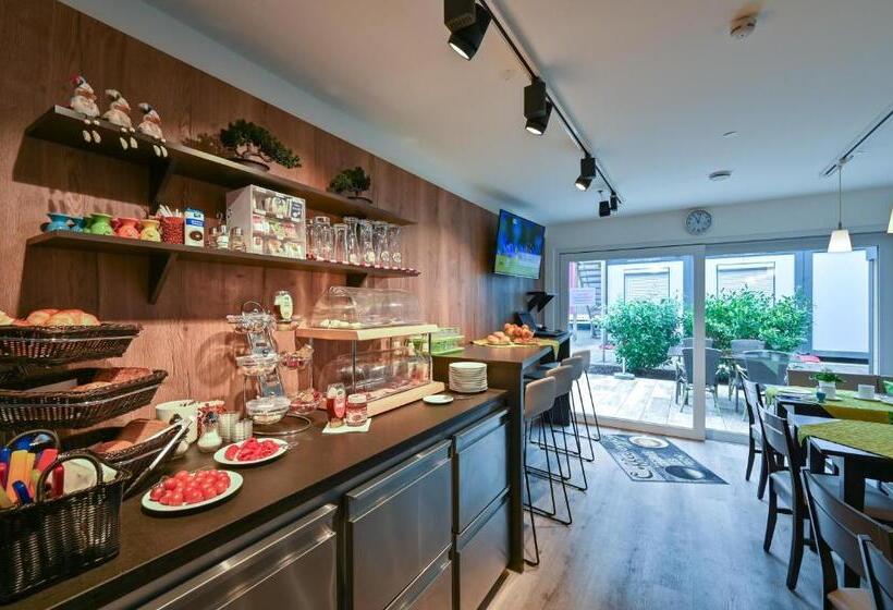 Hotelli Gästehaus Stock Zimmer Brotkörble