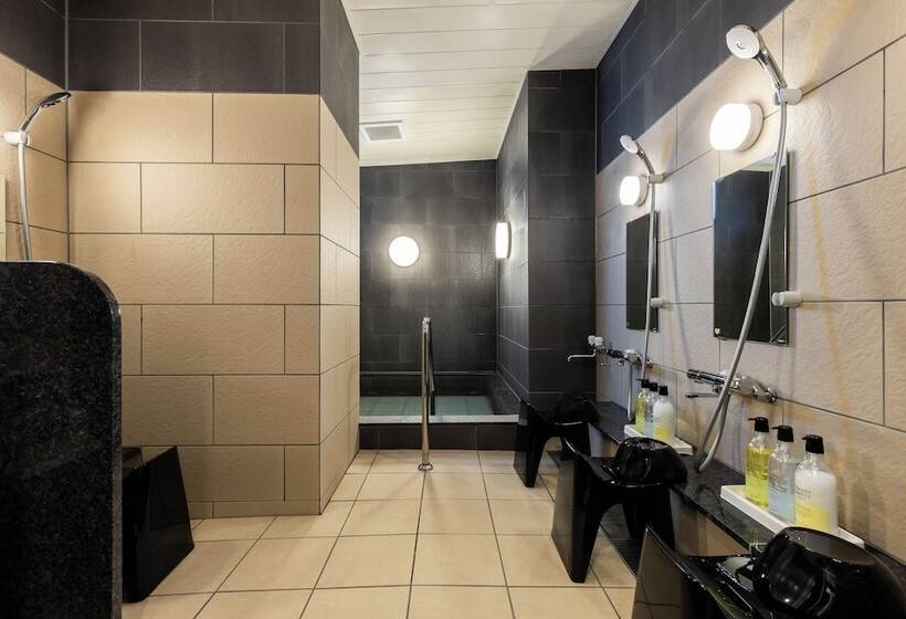 בית מלון כפרי The Celecton Higashiosaka Nagataekimae