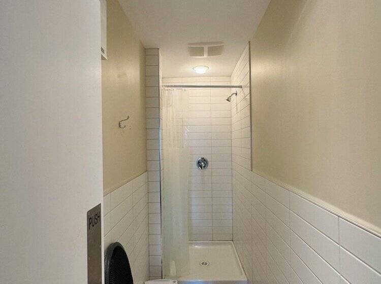 Kitimat River Motel & Suites