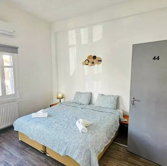 The Lemon Tree Hostel