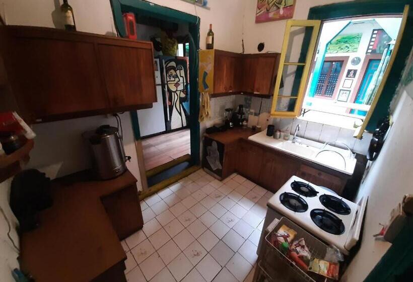 تختخواب و صبحانه Art Hostel Casa Chaman