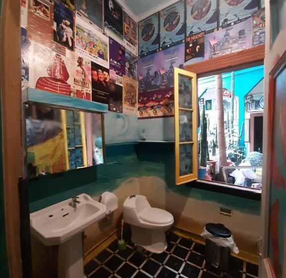 تختخواب و صبحانه Art Hostel Casa Chaman