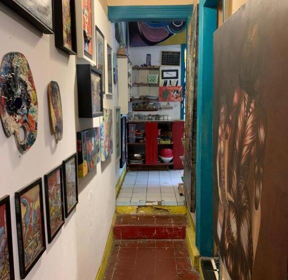 تختخواب و صبحانه Art Hostel Casa Chaman