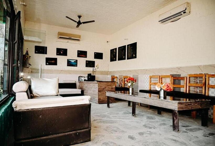 호텔 Corbett Tiger Retreat By First Crown