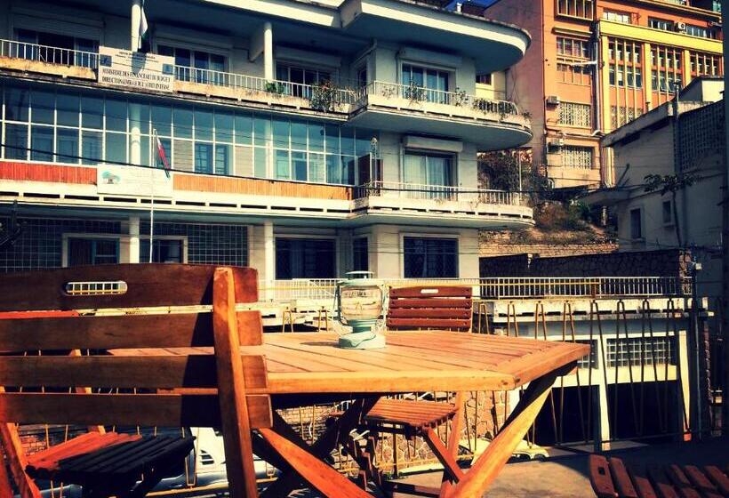 هاستل Madagascar Underground