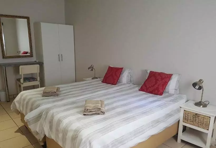 تختخواب و صبحانه Emerald Bed&breakfast