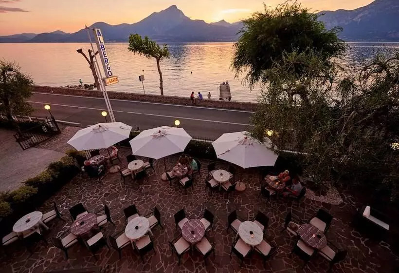 ホテル Albergo Del Garda