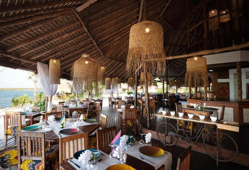 هتل Antsanitia Resort