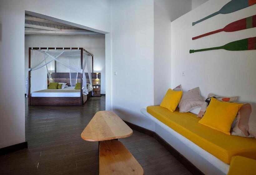 هتل Antsanitia Resort