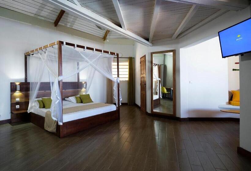 هتل Antsanitia Resort