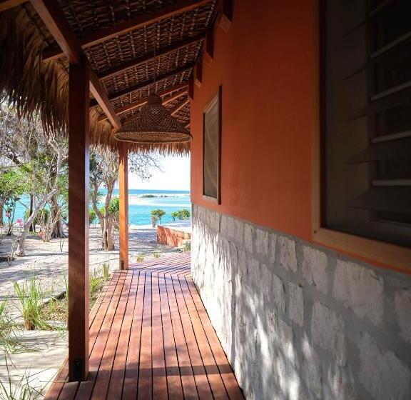 هتل Antsanitia Resort