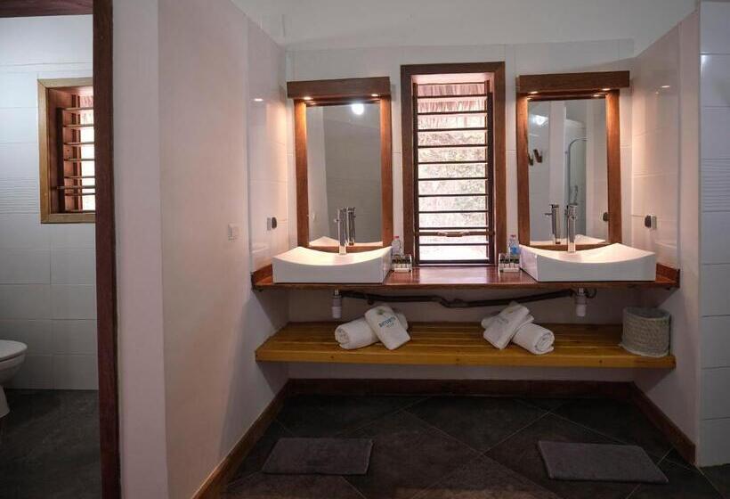 هتل Antsanitia Resort