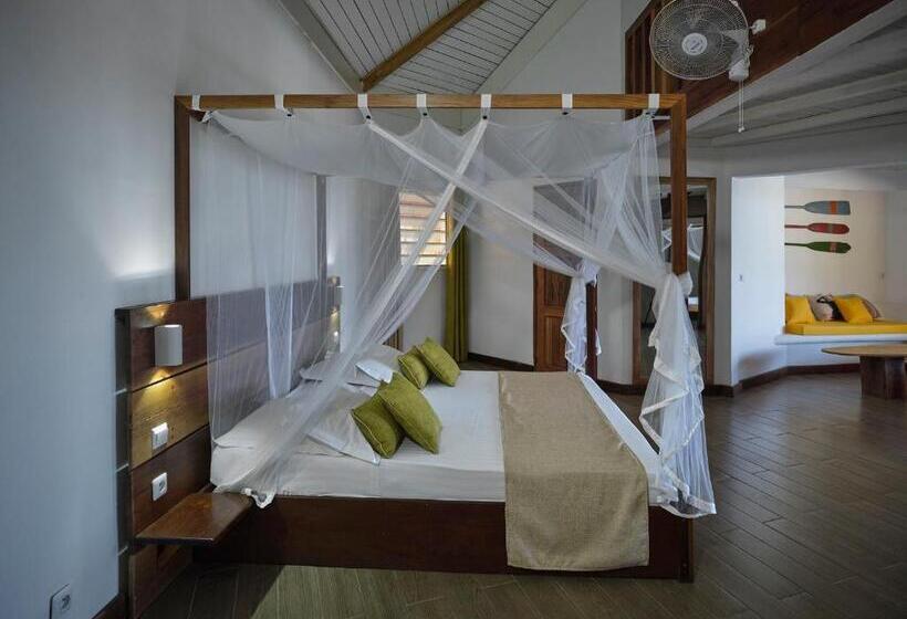 هتل Antsanitia Resort