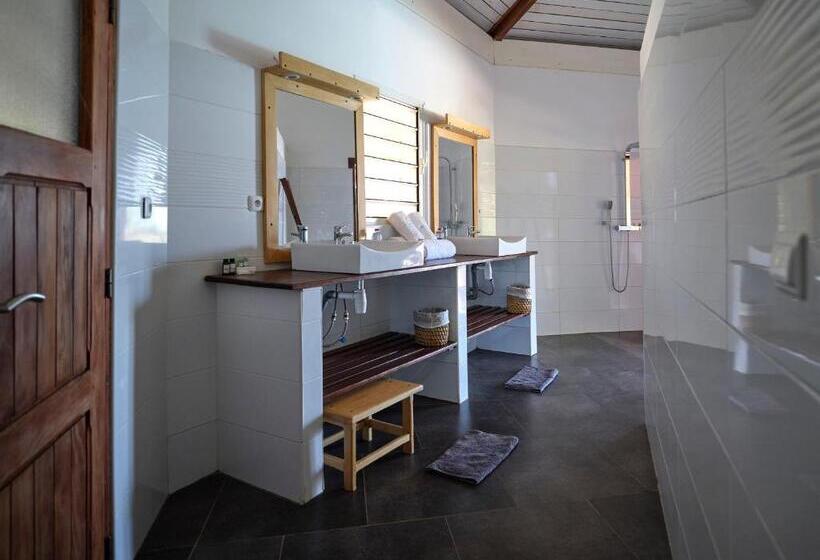 هتل Antsanitia Resort