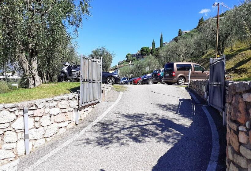 בית מלון כפרי Capri