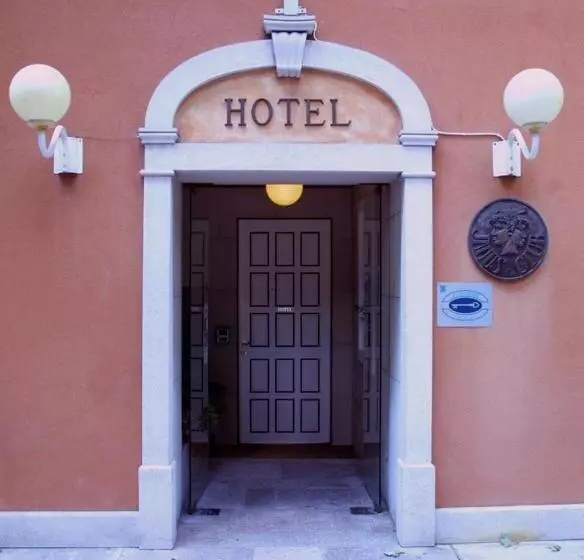 Hotelli Doge Inn